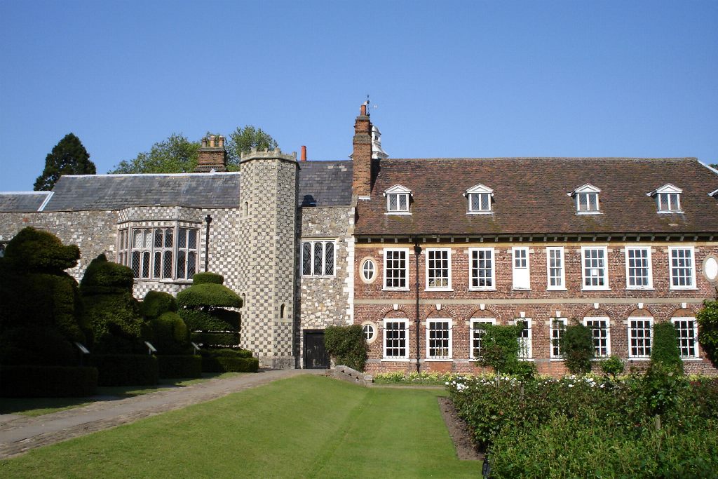 Hall Place for removals in Bexley