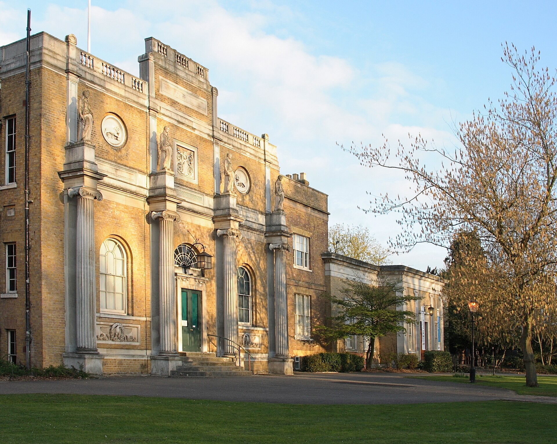 Pitzhanger Manor for removals in Ealing